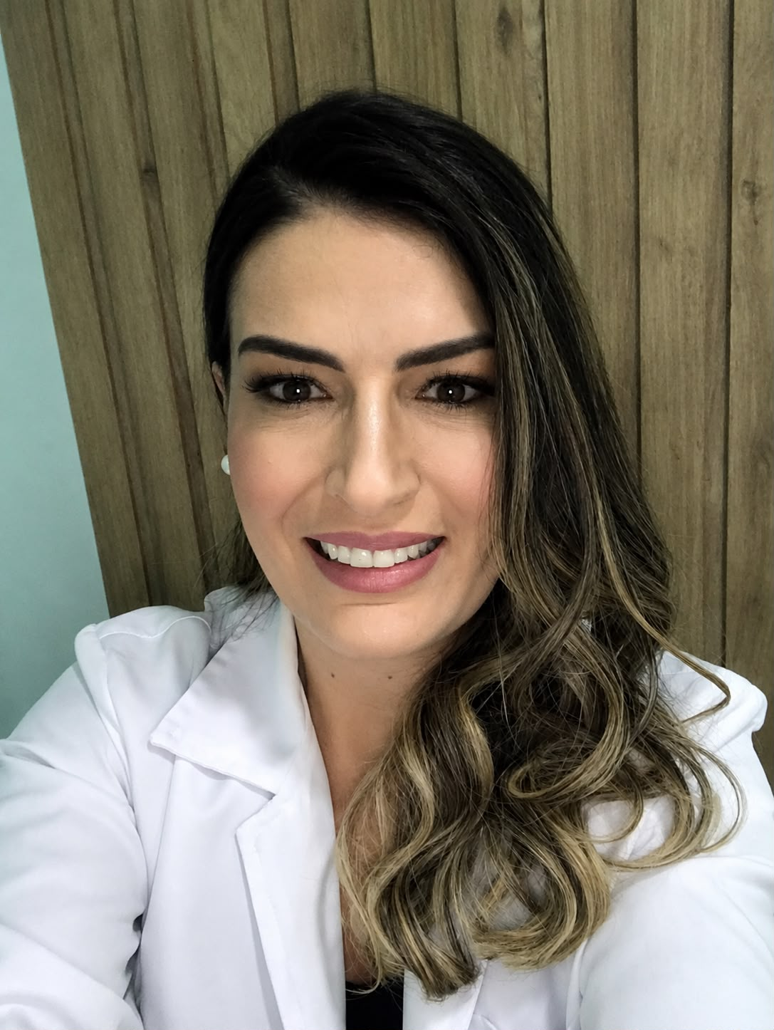 Rúbia César — Fisioterapeuta Dermatofuncional na Clínica Destro